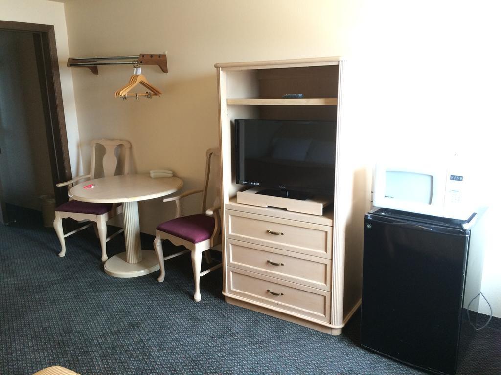 Budget Motel Delta Ruang foto