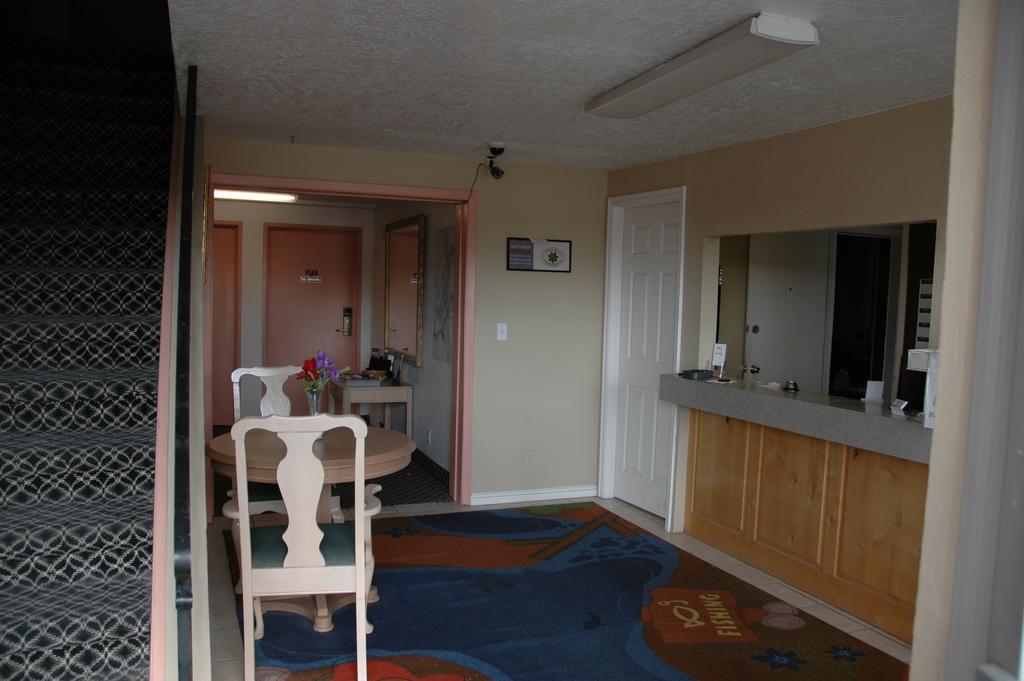 Budget Motel Delta Bagian luar foto